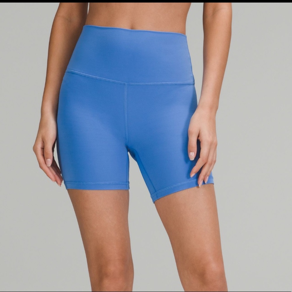 NWT * Lululemon Blue Nile Align High Rise Lined Short 6” in Size 4